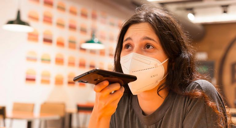 afonía voz mascarillas