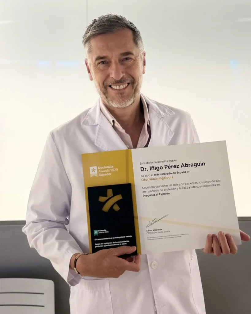 Los premios se guardan en vitrinas, pero el verdadero reconocimiento está en la confianza de nuestros pacientes.