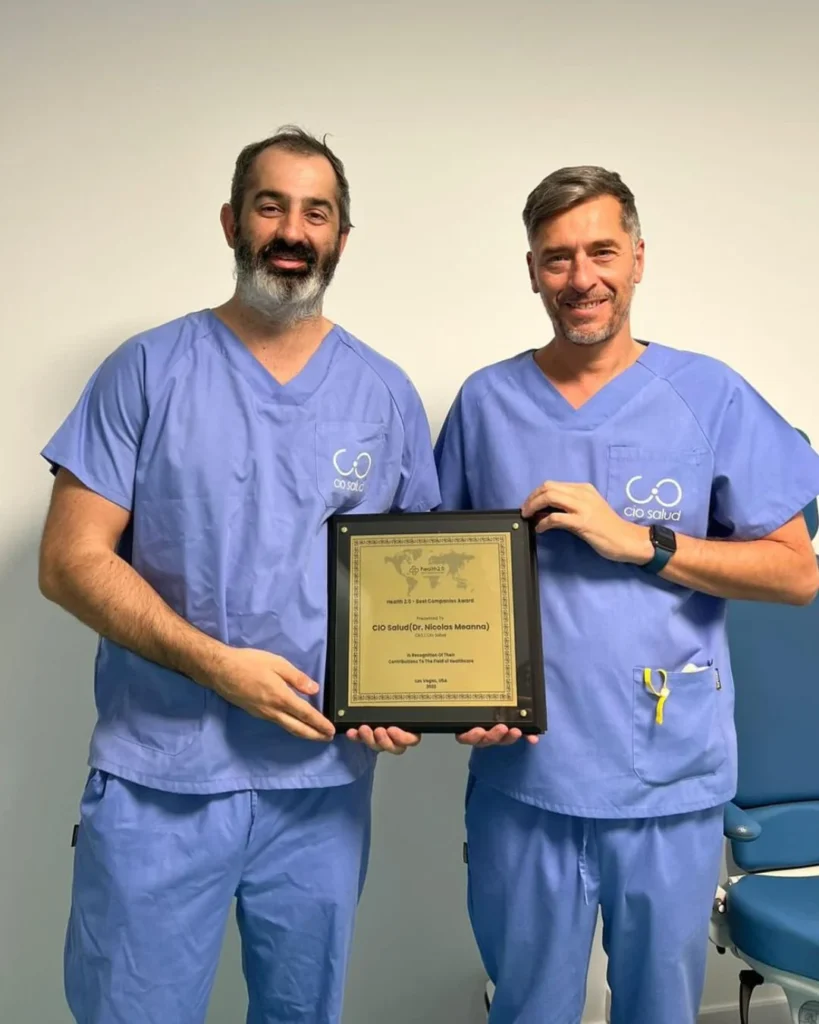 Los premios se guardan en vitrinas, pero el verdadero reconocimiento está en la confianza de nuestros pacientes.